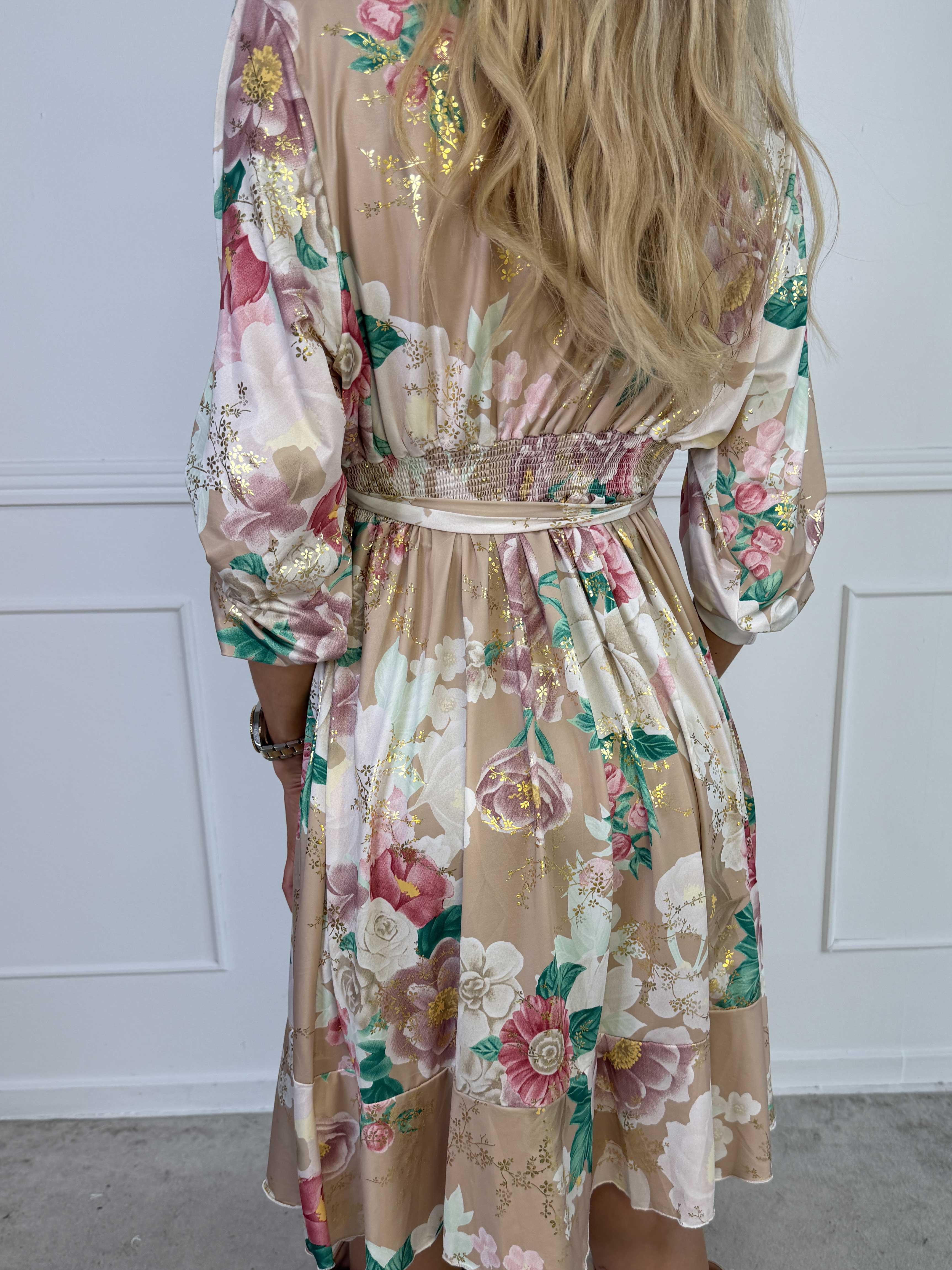 Savina Flower - Blomstret elastisk langærmet kjole i slå-om-look